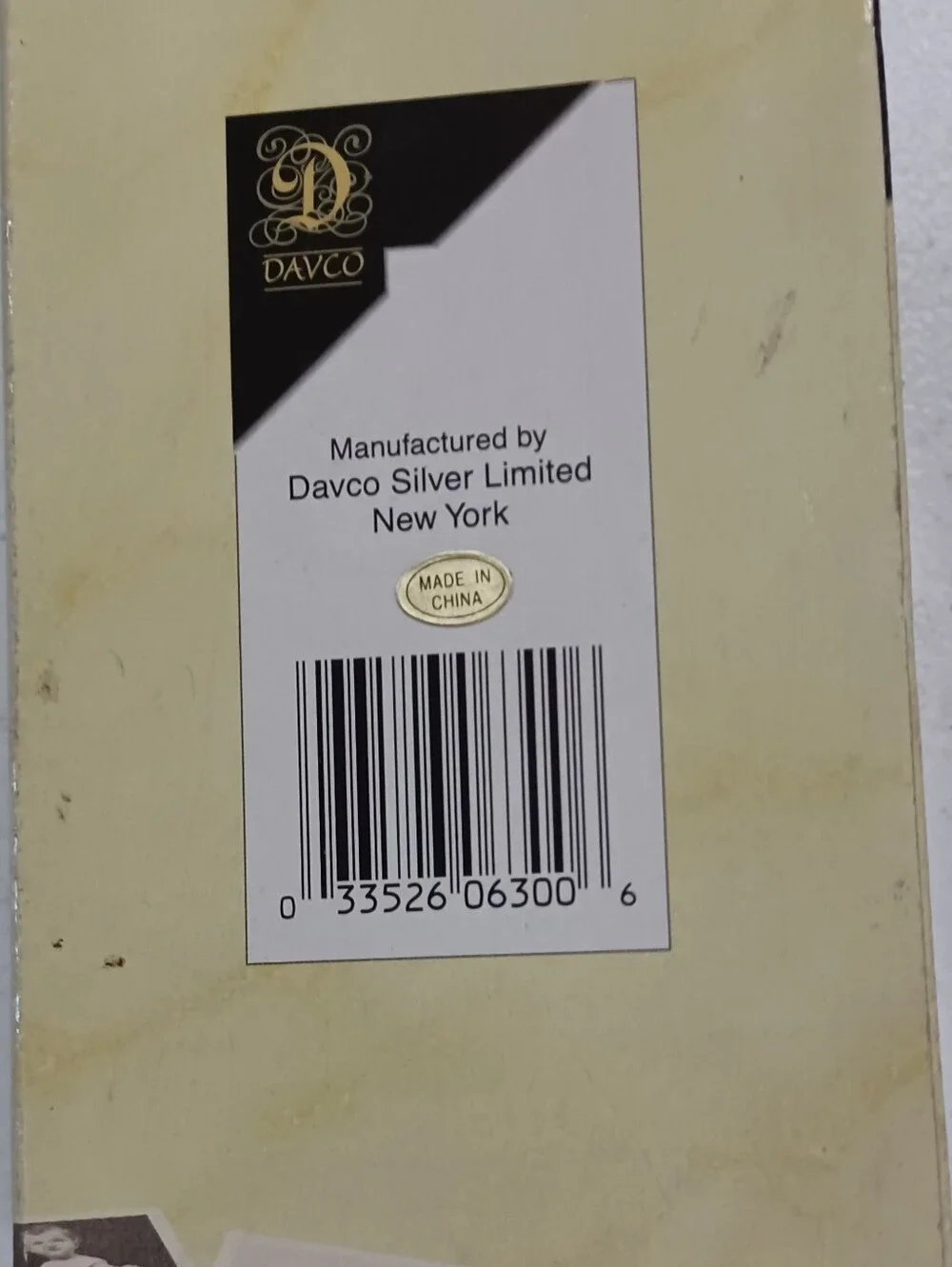 Pearl Moments Gold Folding 6-Opening Photo Frame